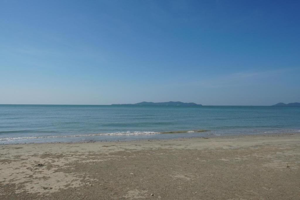 Chatnipa Beach Resort By Morseng Ban Hat Lek Екстер'єр фото