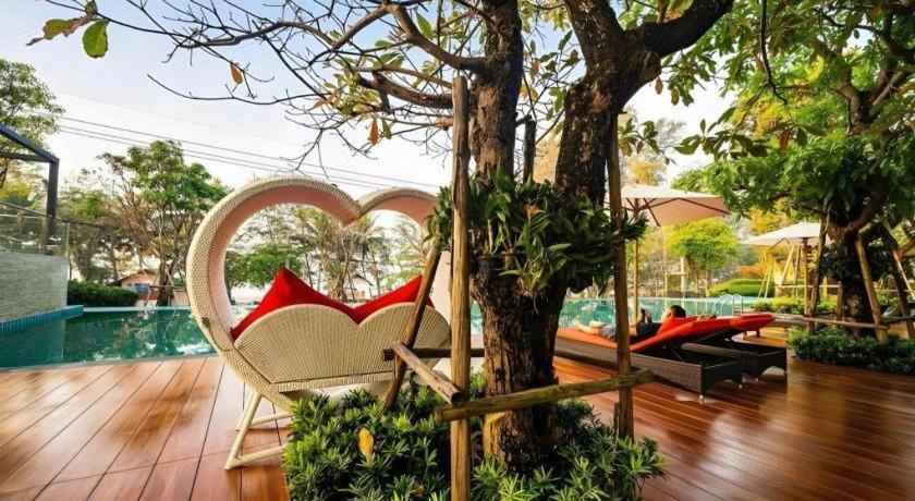 Chatnipa Beach Resort By Morseng Ban Hat Lek Екстер'єр фото